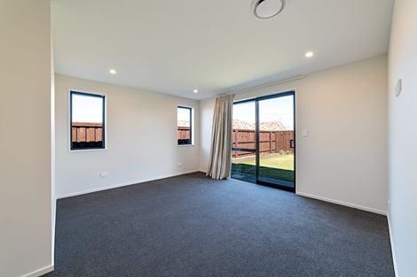 Photo of property in 7 Mccahon Drive, Rangiora, 7400