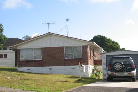 Photo of property in 1/32 Weldene Avenue, Glenfield, Auckland, 0629