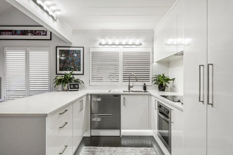 Photo of property in 3 Sandiacre Way, Browns Bay, Auckland, 0630
