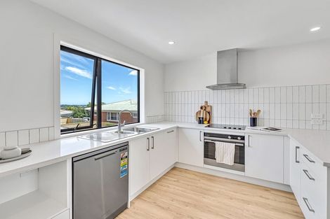 Photo of property in 2/504 Don Buck Road, Massey, Auckland, 0614