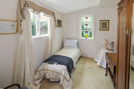 Photo of property in 43 Bassett Road, Johnsonville, Wellington, 6037