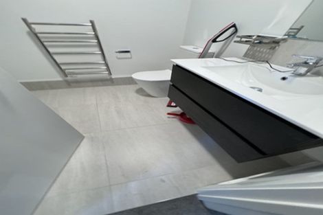 Photo of property in 2/11 Carlos Drive, Flat Bush, Auckland, 2016