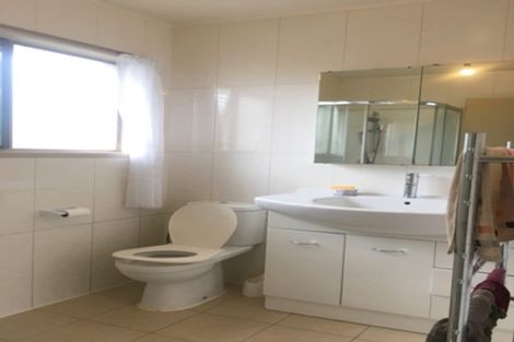Photo of property in 29 Chilcott Road, Henderson, Auckland, 0612
