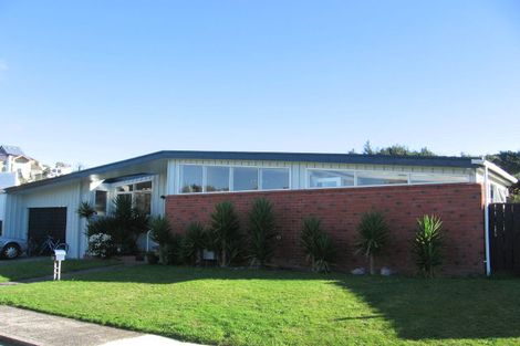 Photo of property in 6 Chudleigh Grove, Churton Park, Wellington, 6037