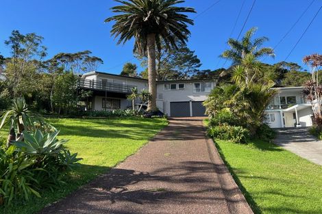 Photo of property in 49 Woodfern Crescent, Titirangi, Auckland, 0604