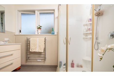 Photo of property in 9 Lowtherhurst Road, Massey, Auckland, 0614