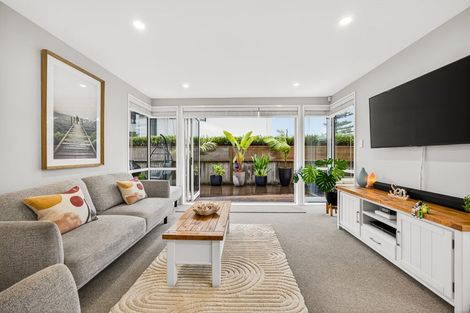 Photo of property in 28a Inverness Road, Browns Bay, Auckland, 0630