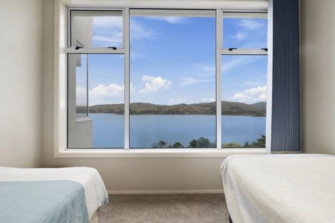 Photo of property in 28 Molyneux Close, Whitby, Porirua, 5024