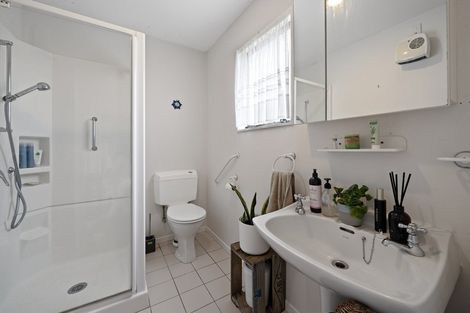 Photo of property in 43 Burnham Street, Seatoun, Wellington, 6022