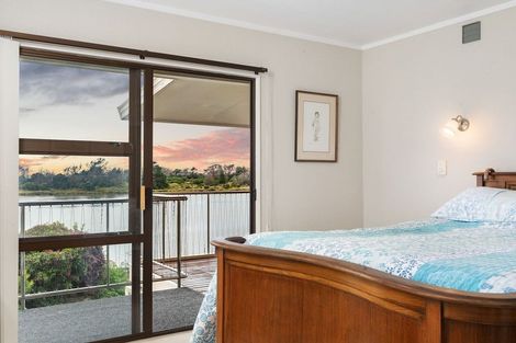 Photo of property in 16 Pohutukawa Drive, Athenree, Katikati, 3177
