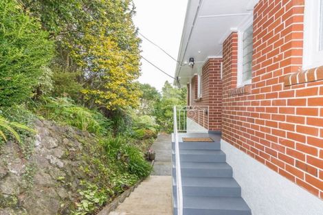 Photo of property in 663 South Titirangi Road, Titirangi, Auckland, 0604