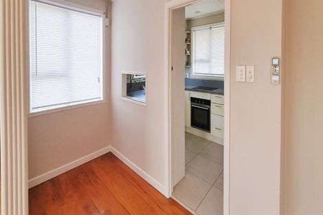 Photo of property in 8 Keeling Road, Henderson, Auckland, 0612