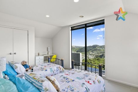 Photo of property in 1 Mewburn Rise, Karori, Wellington, 6012