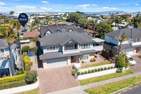 Photo of property in 15 Dungarvon Place, Clendon Park, Auckland, 2103