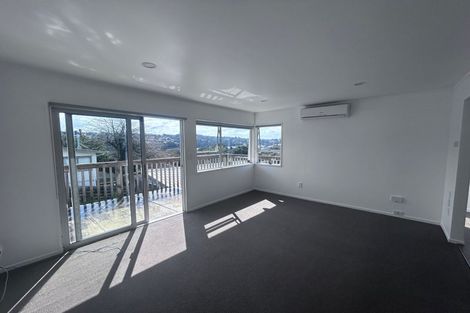 Photo of property in 42 Tamahere Drive, Glenfield, Auckland, 0629