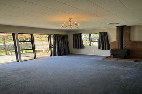 Photo of property in 2/751 Swanson Road, Swanson, Auckland, 0612