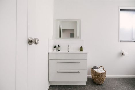 Photo of property in 1 Annandale Avenue, Takaro, Palmerston North, 4410
