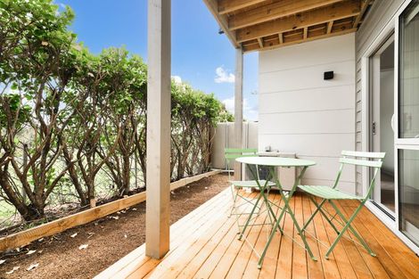 Photo of property in 21c Granville Drive, Massey, Auckland, 0614