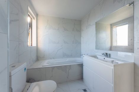 Photo of property in 34 Seafarer Crescent, Stanmore Bay, Whangaparaoa, 0932