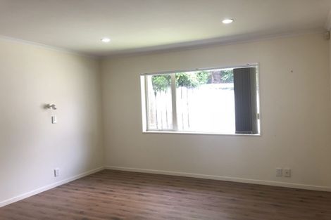 Photo of property in 24 Hercules Drive, Henderson, Auckland, 0612