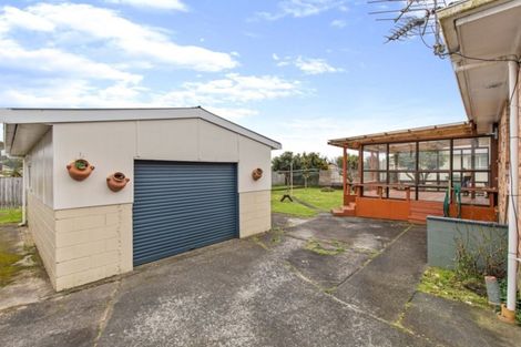 Photo of property in 4 Malmo Place, Massey, Auckland, 0614