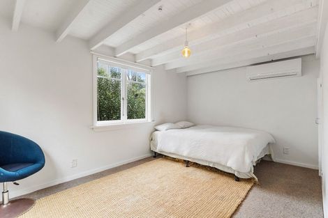 Photo of property in 20 Harrybrook Road, Green Bay, Auckland, 0604