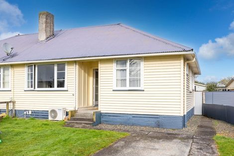 Photo of property in 14a Cliff View Drive, Green Bay, Auckland, 0604