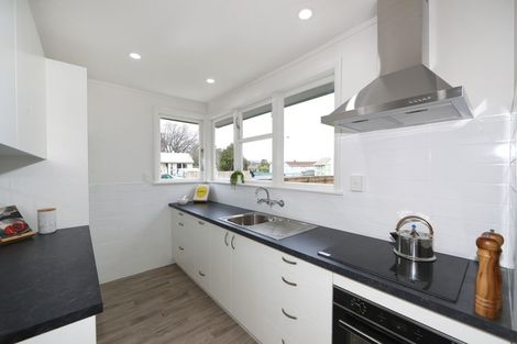 Photo of property in 30 Lipscombe Crescent, Havelock North, 4130
