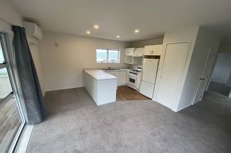 Photo of property in 26 Netherlands Avenue, Kelston, Auckland, 0602