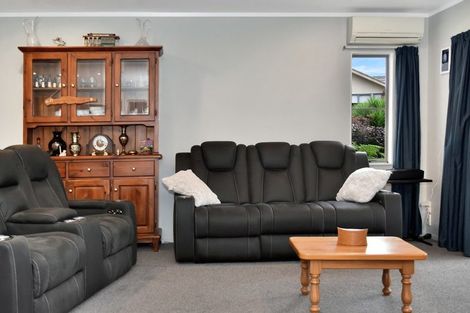 Photo of property in 2 Smylie Close, Ohauiti, Tauranga, 3112