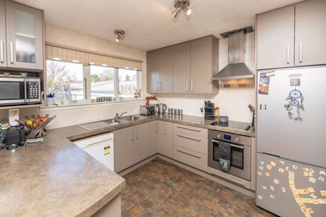 Photo of property in 11 Masham Road, Broomfield, Christchurch, 8042