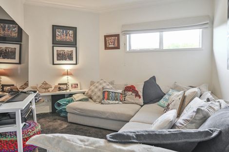 Photo of property in 30 Whakatomo Place, Havelock North, 4130