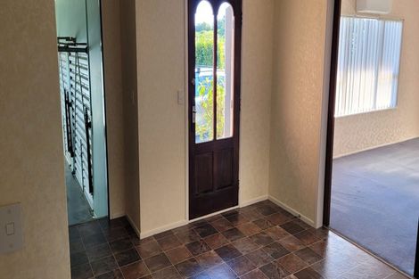 Photo of property in 17 Awanui Drive, Waikanae, 5036