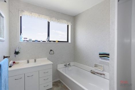 Photo of property in 71 Royal Park Drive, Parklands, Christchurch, 8083