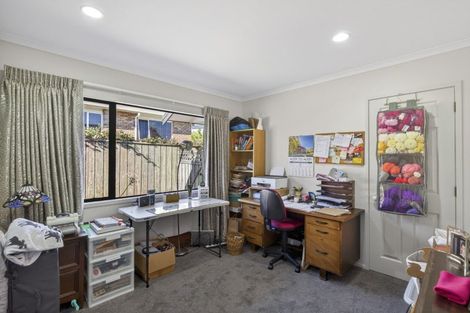 Photo of property in 20 Kowhai Street, Strandon, New Plymouth, 4312
