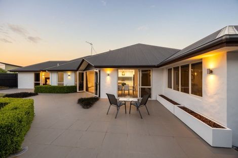 Photo of property in 51 Saint James Drive, Huntington, Hamilton, 3210