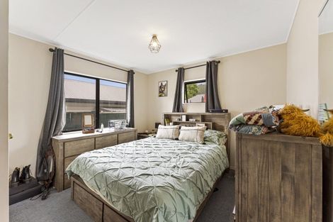 Photo of property in 19 Hill Grove, Naenae, Lower Hutt, 5011