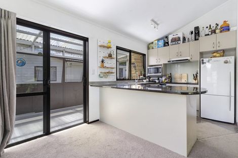 Photo of property in 2/248 Pakuranga Road, Pakuranga Heights, Auckland, 2010