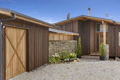 Photo of property in 163 Golden Road, Springvale, Alexandra, 9393
