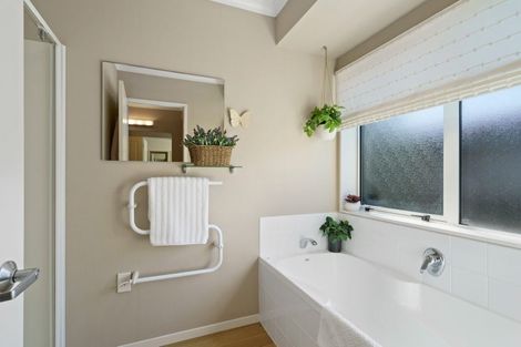 Photo of property in 16 Honiss Place, Cambridge, 3434