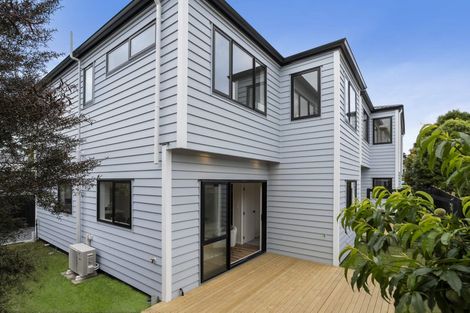 Photo of property in 21a Pipitea Place, Massey, Auckland, 0614