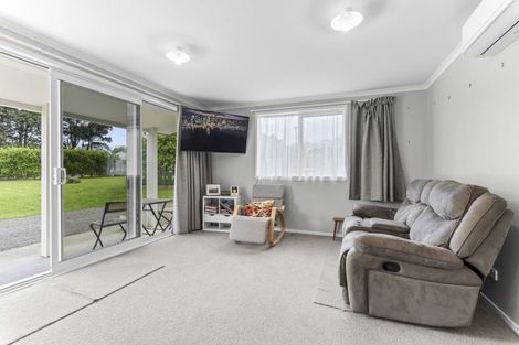 Photo of property in 489a Barrett Road, Omata, New Plymouth, 4374