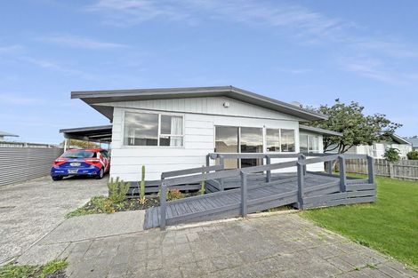 Photo of property in 27 Cross Street, Castlecliff, Whanganui, 4501
