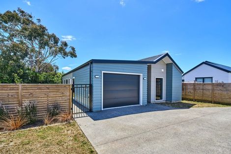 Photo of property in 5 Rotoiti Place, Paraparaumu, 5032