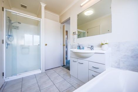 Photo of property in 942 High Street, Avalon, Lower Hutt, 5011