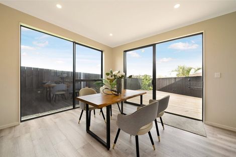 Photo of property in 11a Ballial Place, West Harbour, Auckland, 0618