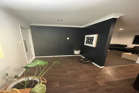 Photo of property in 8 Matipo Road, Te Atatu Peninsula, Auckland, 0610