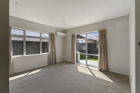 Photo of property in 2/12 Mounter Avenue, Northwood, Christchurch, 8051