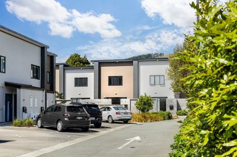 Photo of property in 9u7 Surrey Street, Tawa, Wellington, 5028