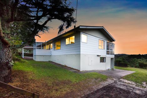 Photo of property in 4 Mcentee Road, Waitakere, Auckland, 0816